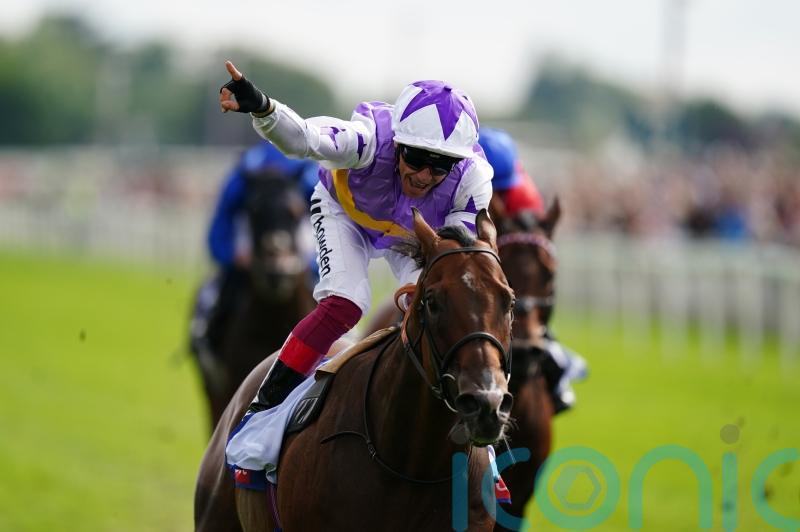 Beckett pays handsome tribute to Kinross on retirement