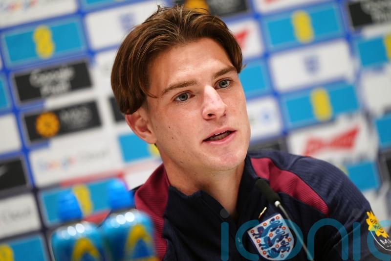 Alex Scott made to wait for England debut