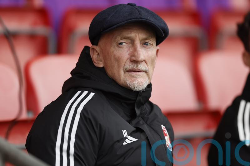 Swindon boss Ian Holloway fumes at referee and hits out at Fleetwood fans