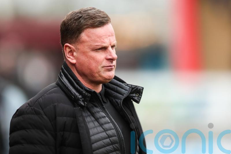 Richie Wellens moans at officials after 10-man Leyton Orient let late lead slip