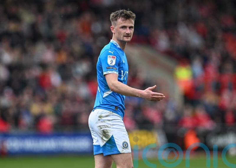 Callum Connolly rescues Stockport a point against Barnsley