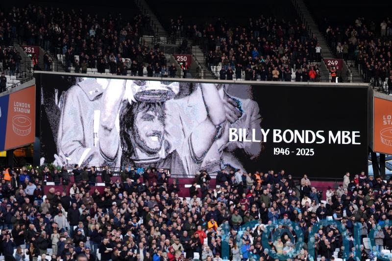 West Ham pay moving tribute to Billy Bonds after club great’s death aged 79