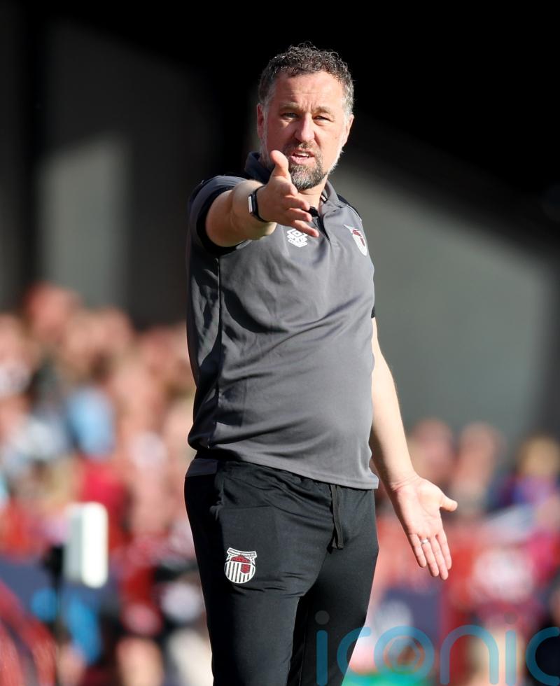 David Artell complains about ‘three big decisions’ as Grimsby draw at Shrewsbury