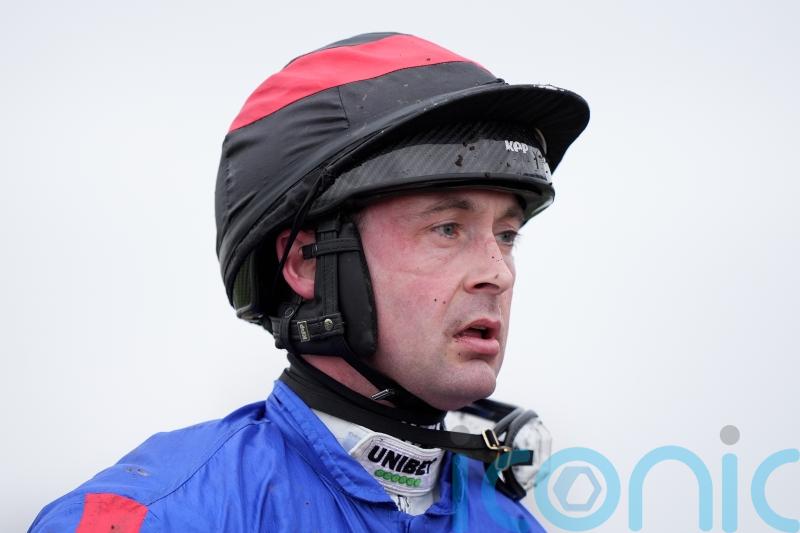 De Boinville set for short break after Cheltenham fall