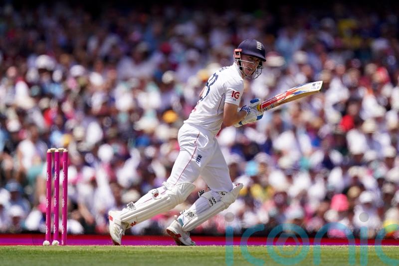Joe Root and Harry Brook rebuild England&rsquo;s position after slow start in Sydney