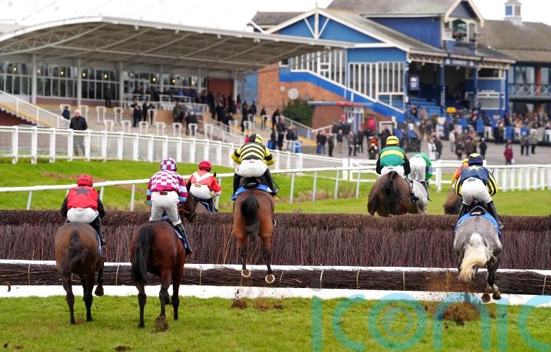 Frozen track claims Wednesday&rsquo;s Leicester card