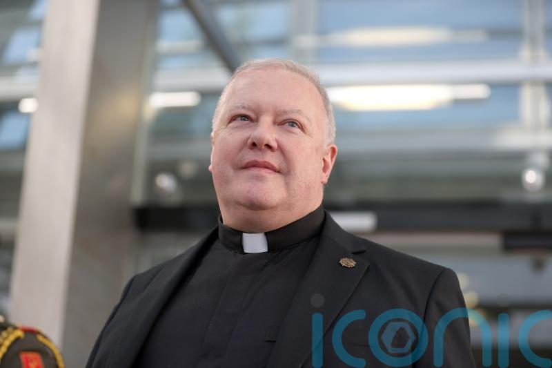 Army chaplain who forgave attacker awarded distinguished service medal