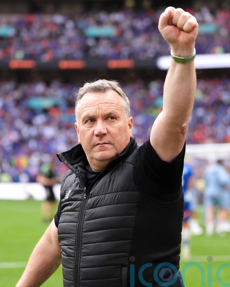 Micky Mellon praises Oldham&rsquo;s persistence and resilience after Grimsby win