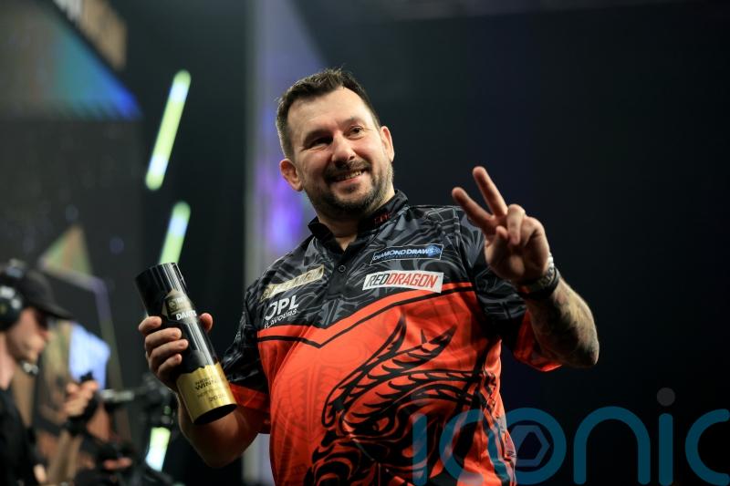 Jonny Clayton out to topple Luke Humphries and continue Premier League form