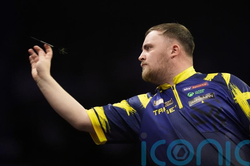 Luke Littler booed by Brighton crowd in Premier League loss to Stephen Bunting