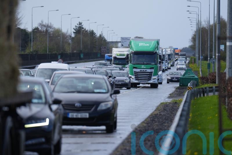 Fuel protests cause more disruption as Irish government faces no confidence vote