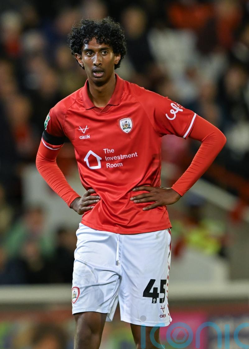 Ten-man Barnsley earn last-gasp draw against Bradford