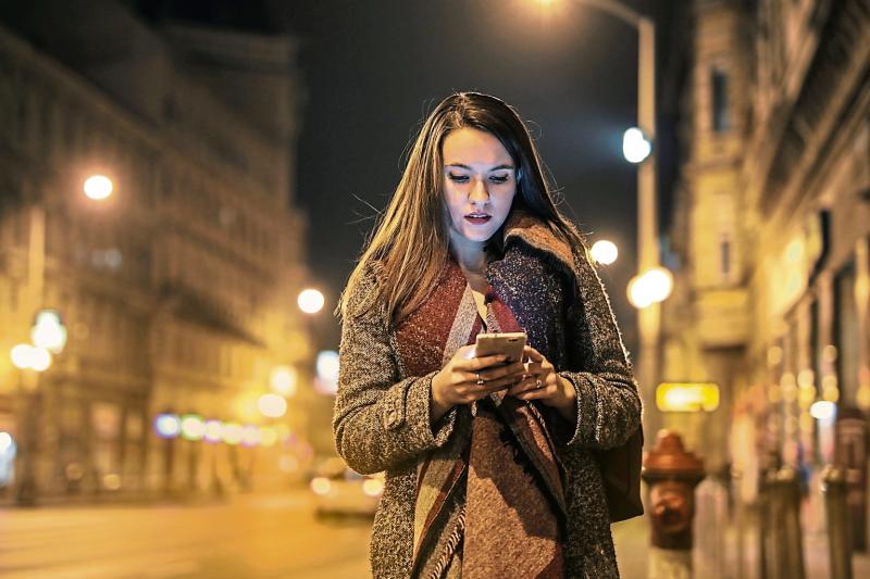 Broken street lights causing women in city to take detours for their safety