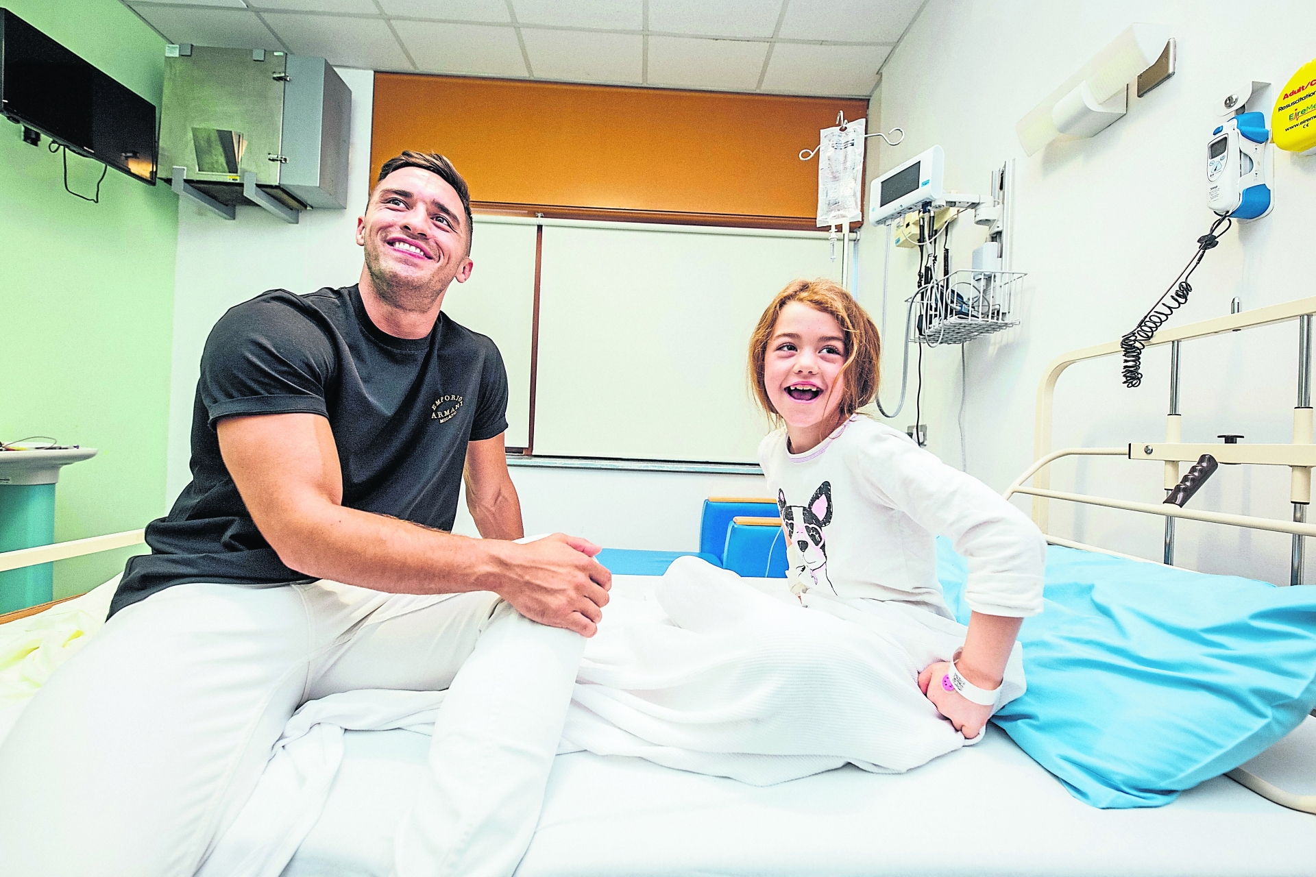 Kayla Molloy age 8 from Ennis, Clare meets Love Island Winner Greg O Shea. PHOTO: BRIAN ARTHUR