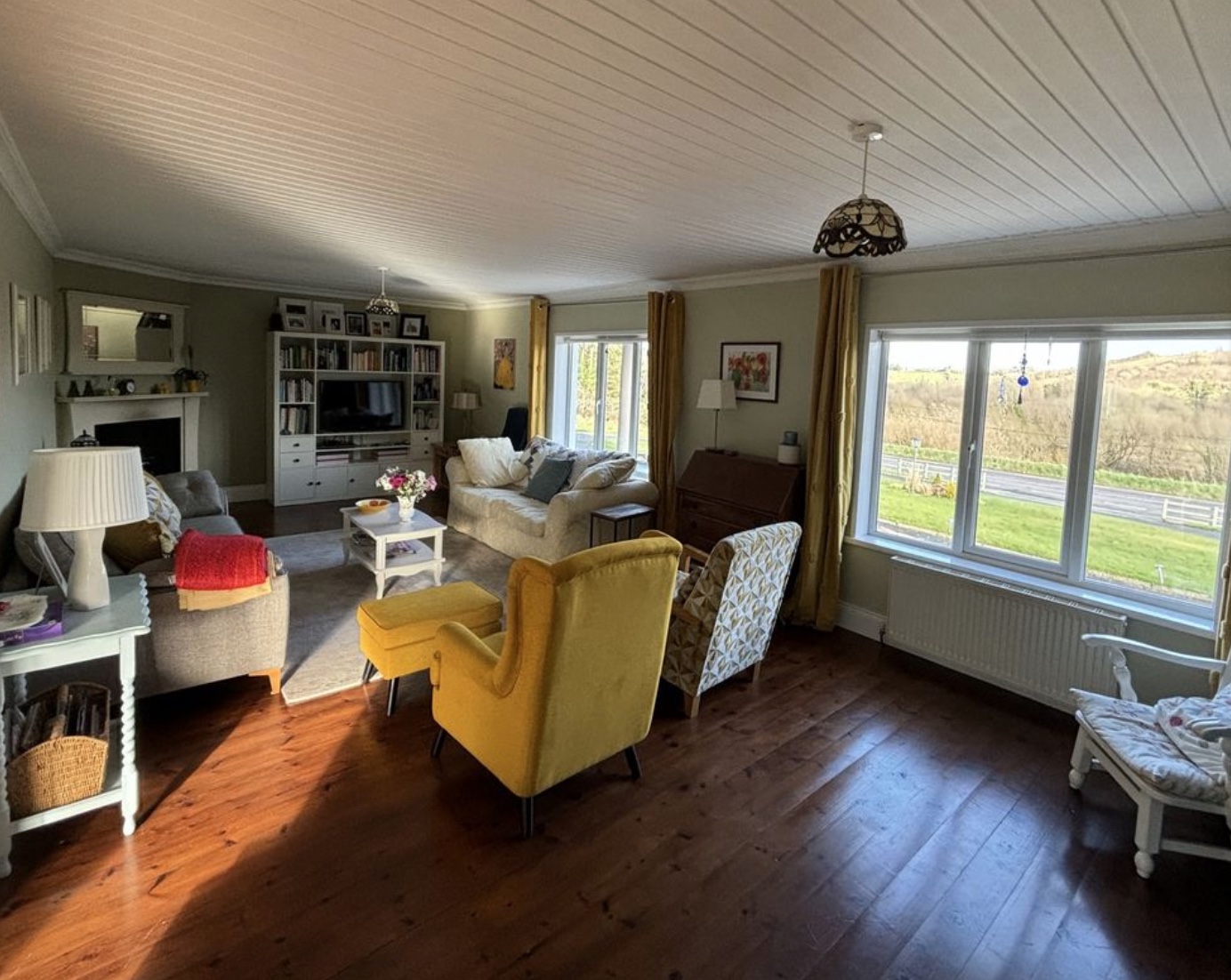 PICTURES Inside magnificent lakeside house for sale in Leitrim for €